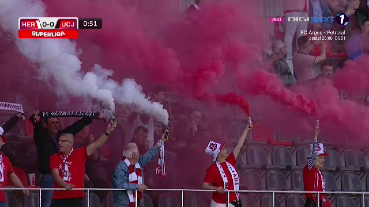 Nebunie la Sibiu! Arbitrul a oprit meciul după 30 de secunde. Ce au făcut fanii_20