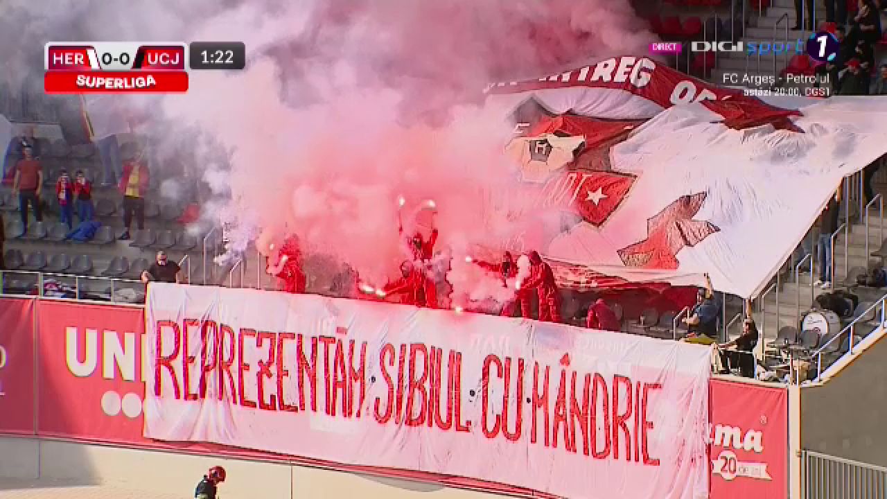 Nebunie la Sibiu! Arbitrul a oprit meciul după 30 de secunde. Ce au făcut fanii_23