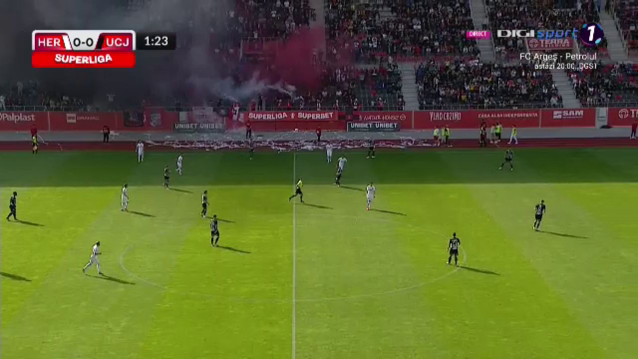 Nebunie la Sibiu! Arbitrul a oprit meciul după 30 de secunde. Ce au făcut fanii_25