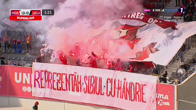 Nebunie la Sibiu! Arbitrul a oprit meciul după 30 de secunde. Ce au făcut fanii_38