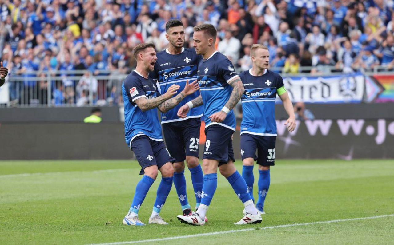 Prima echipă care a promovat matematic în Bundesliga! Revenire după șase ani_4
