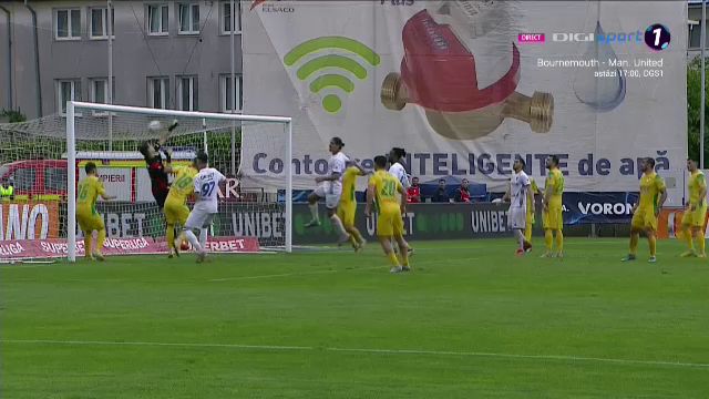 Debut de coșmar pentru un puști de 17 ani în Botoșani - Mioveni 5-1! A încasat două goluri în 8 minute, dintre care unul din corner!_2