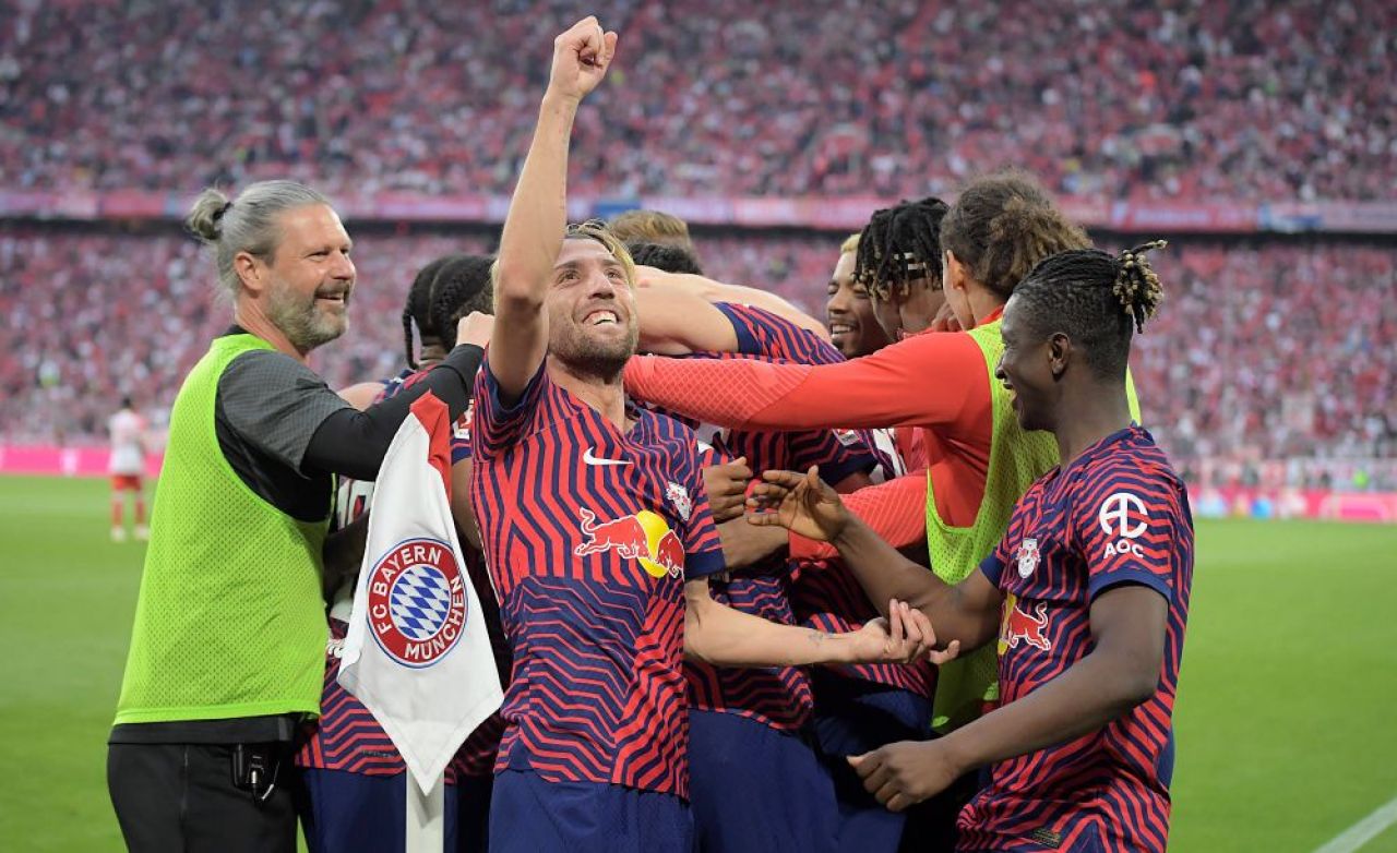 Lovitură de teatru! Bayern pierde și îi pune titlul în brațe Borussiei Dortmund_2