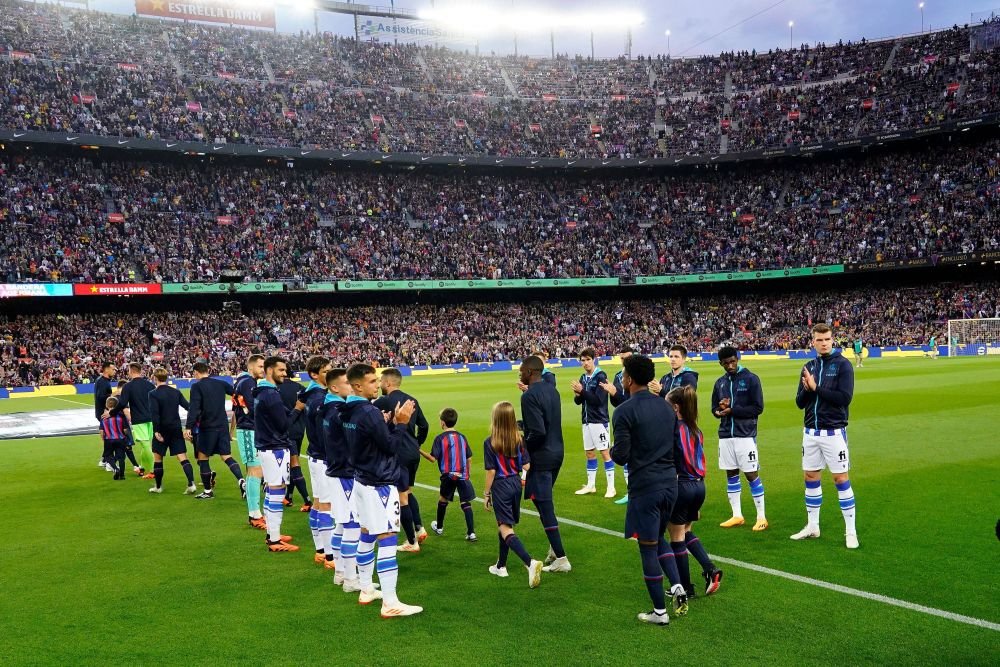 FC Barcelona a primit trofeul de campioană pe Camp Nou. Cele mai frumoase imagini de la sărbătoarea catalanilor_14