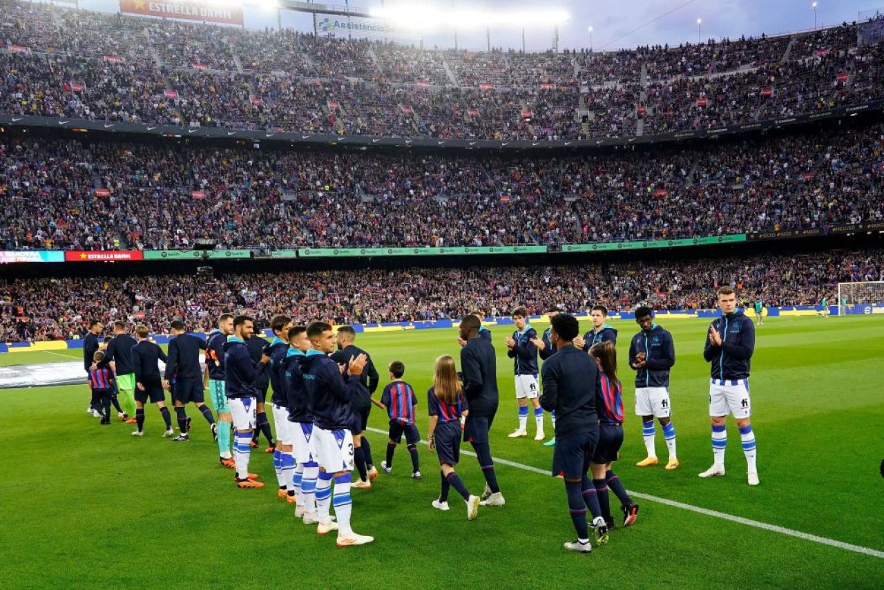FC Barcelona a primit trofeul de campioană pe Camp Nou. Cele mai frumoase imagini de la sărbătoarea catalanilor_14