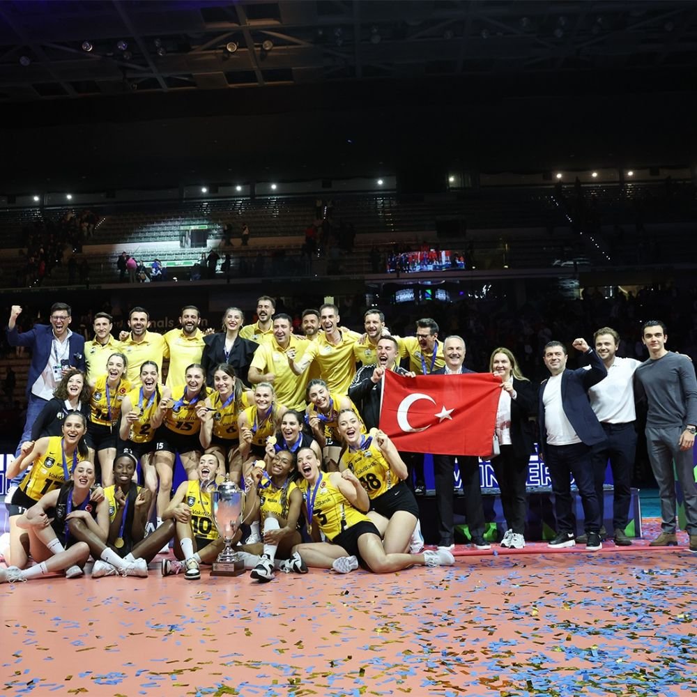 Superba Alexia Căruțașu a câștigat Champions League! Este al treilea trofeu consecutiv pentru echipa româncei_15