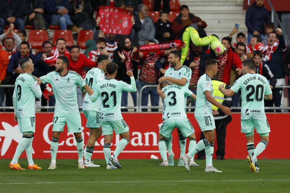 „Dezastru desăvârșit!” Fosta sfert-finalistă de UCL e oficial în liga a treia + promovarea se decide în etapa a 42-a_7