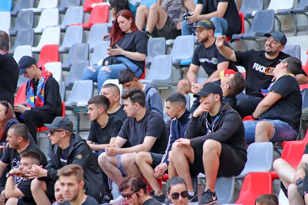 Fanii lui CSA Steaua au întors armele împotriva lui Florin Talpan! Mesajele Peluzei Sud + tribunele goale de pe Ghencea _12