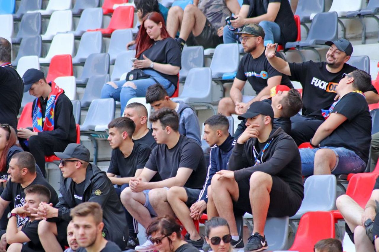 Fanii lui CSA Steaua au întors armele împotriva lui Florin Talpan! Mesajele Peluzei Sud + tribunele goale de pe Ghencea _12