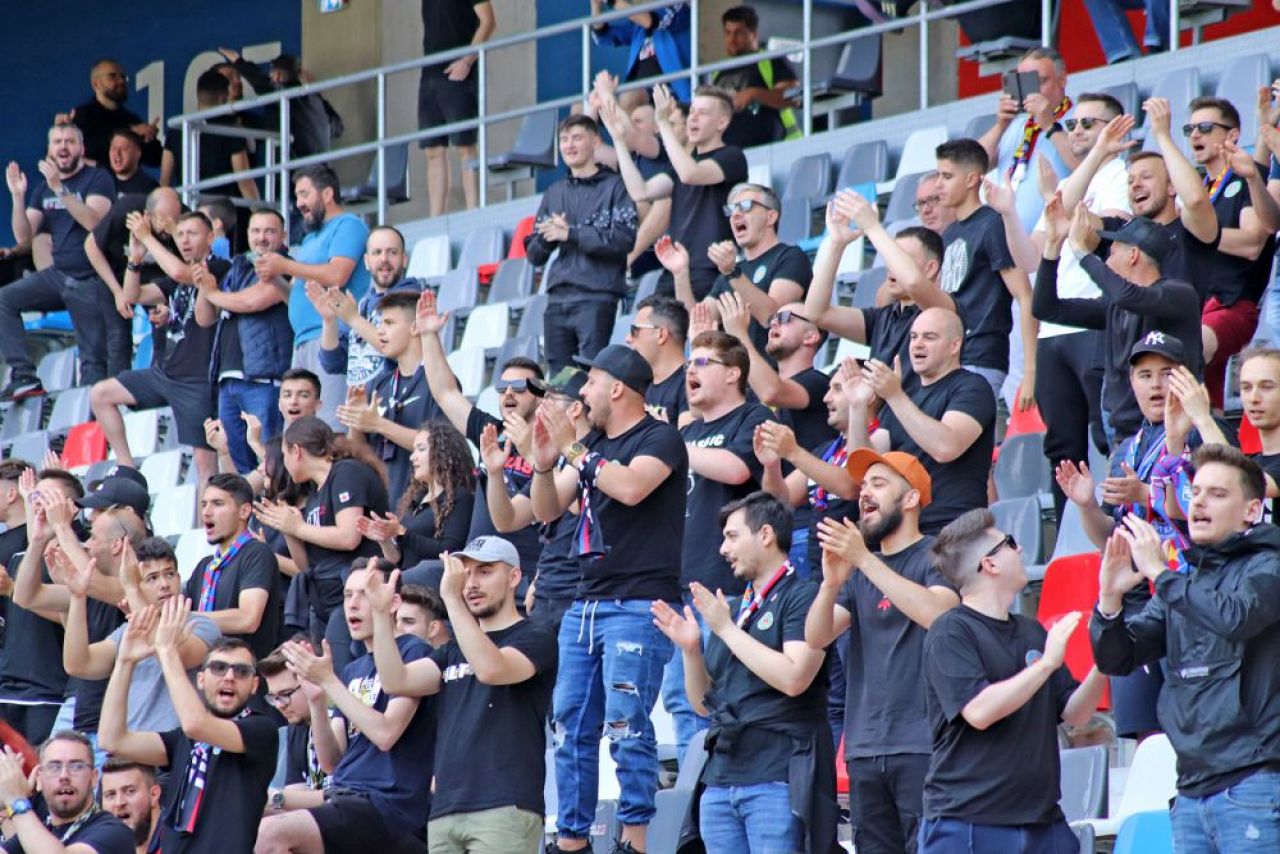 Fanii lui CSA Steaua au întors armele împotriva lui Florin Talpan! Mesajele Peluzei Sud + tribunele goale de pe Ghencea _20