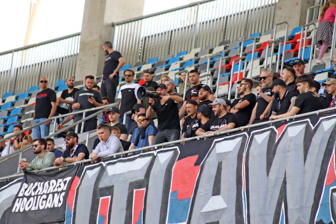 Fanii lui CSA Steaua au întors armele împotriva lui Florin Talpan! Mesajele Peluzei Sud + tribunele goale de pe Ghencea _33