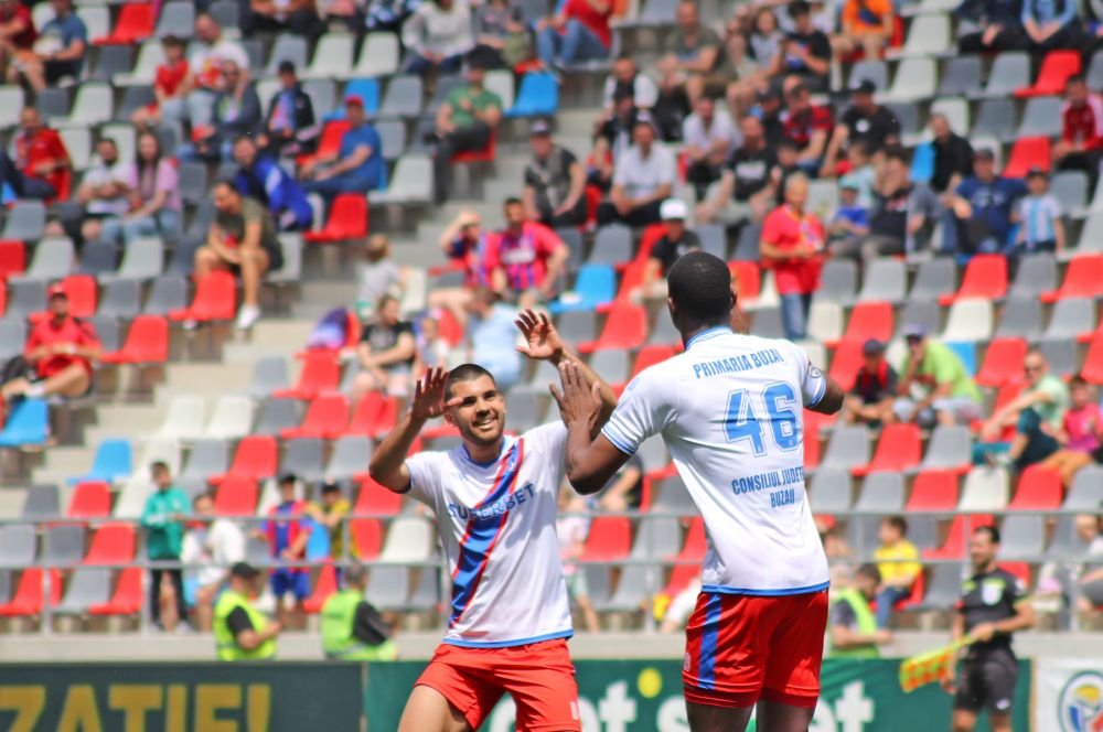 Air Joe. Jucătorul împrumutat de UTA Arad la FC Buzău va fi cel mai periculos om pentru arădeni: 