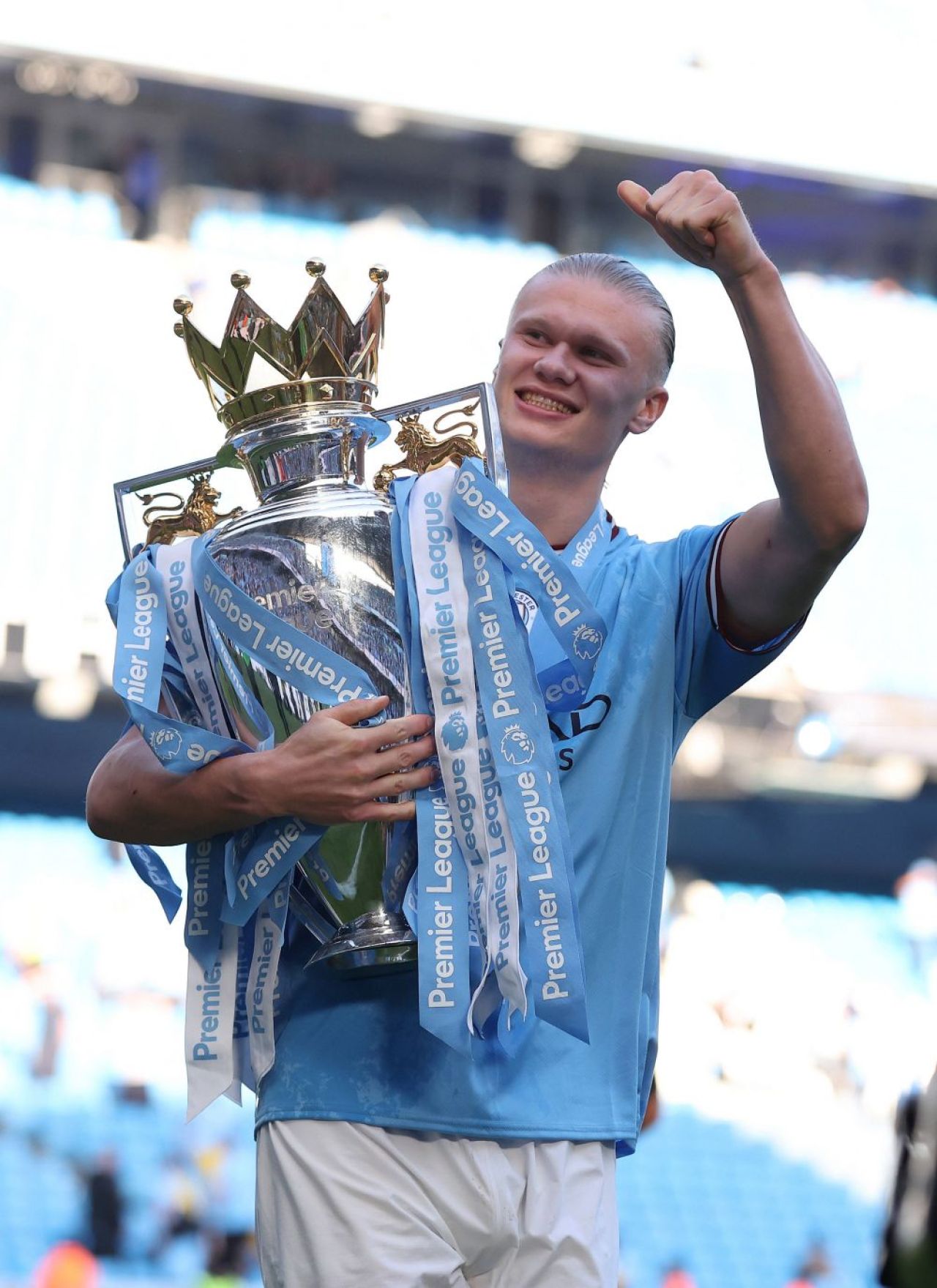 Manchester City a sărbătorit titlul de campioană în Premier League cu o victorie cu Chelsea!_15