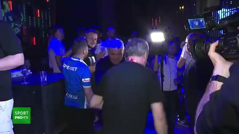 Gică Hagi r&acirc;de, c&acirc;ntă și dansează! Petrecere Farul (22 mai 2023)