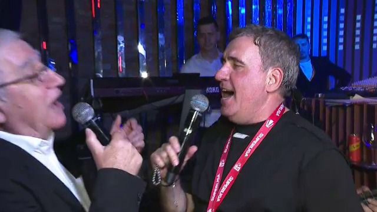 Gică Hagi, omul-orchestră! Party Farul: dans pentru titlu, playlist variat. N-a lipsit imnul de la Coppa del Mondo _3