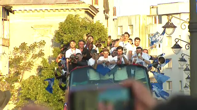 Așa arată bucuria! Mii de fani au sărbătorit titlul Farului: „Ne-am făcut damblaua, am bătut pe Steaua!” _2