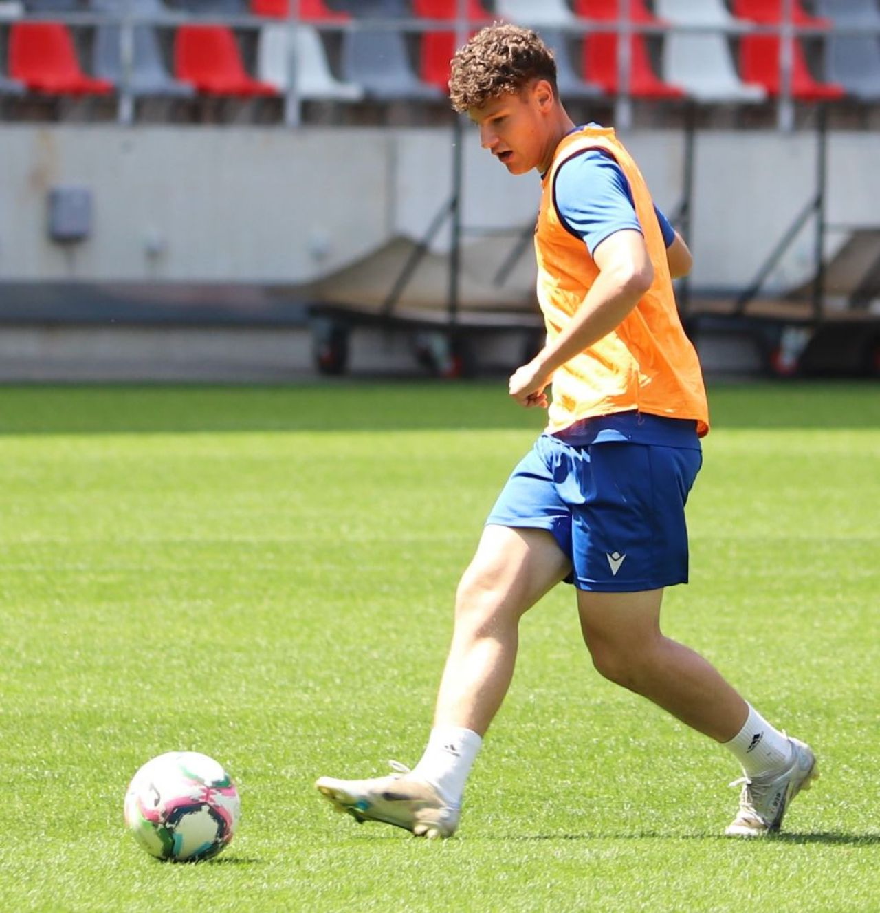Steaua este peste FCSB! Echipa de fotbal din Ghencea care luptă pentru eventul campionat - cupă_9