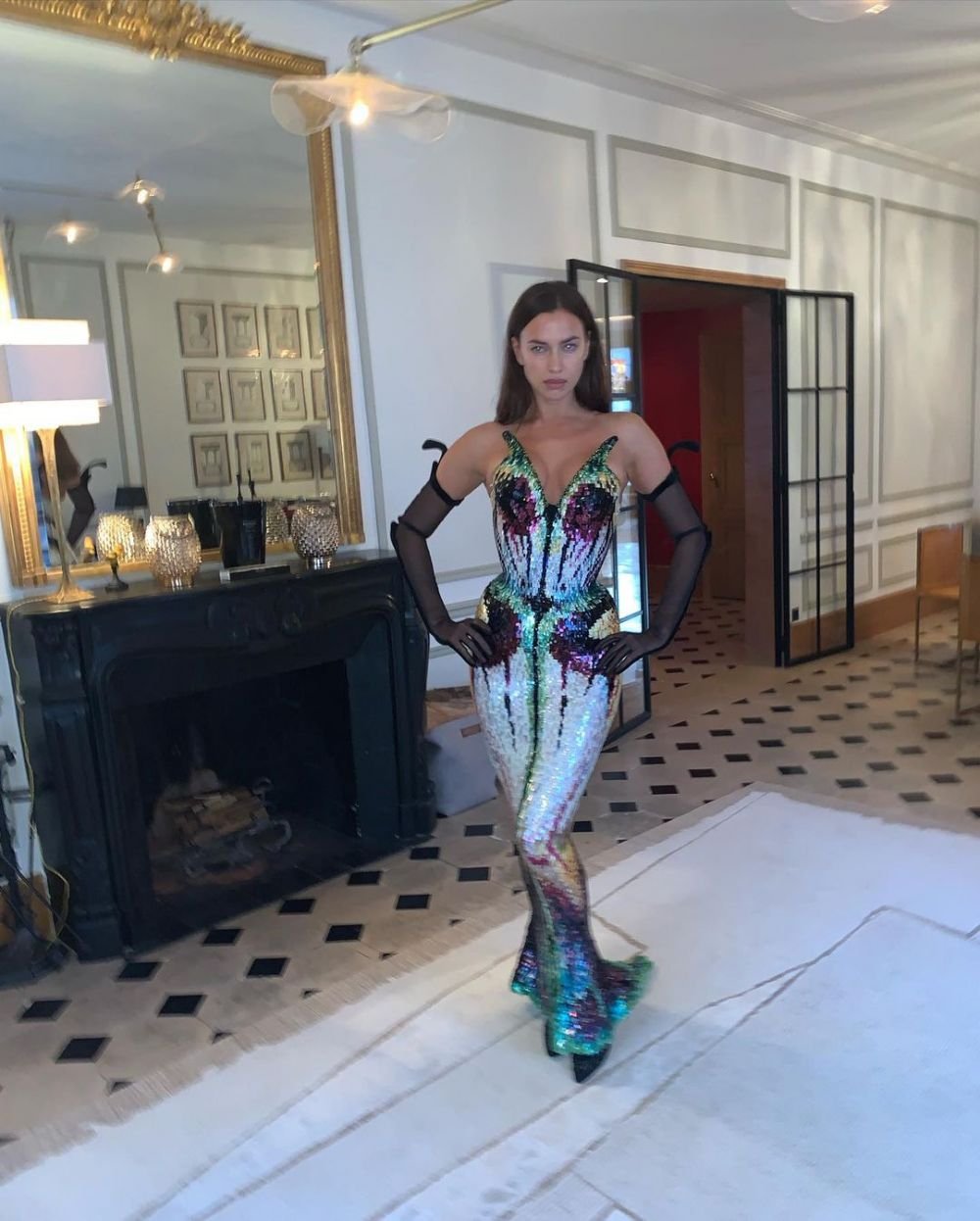 Și-a uitat hainele acasă?! Irina Shayk, aproape dezbrăcată pe covorul roșu la Cannes! Cum a apărut _48