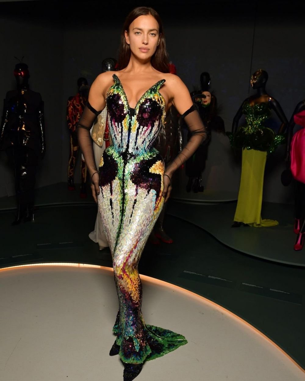 Și-a uitat hainele acasă?! Irina Shayk, aproape dezbrăcată pe covorul roșu la Cannes! Cum a apărut _50