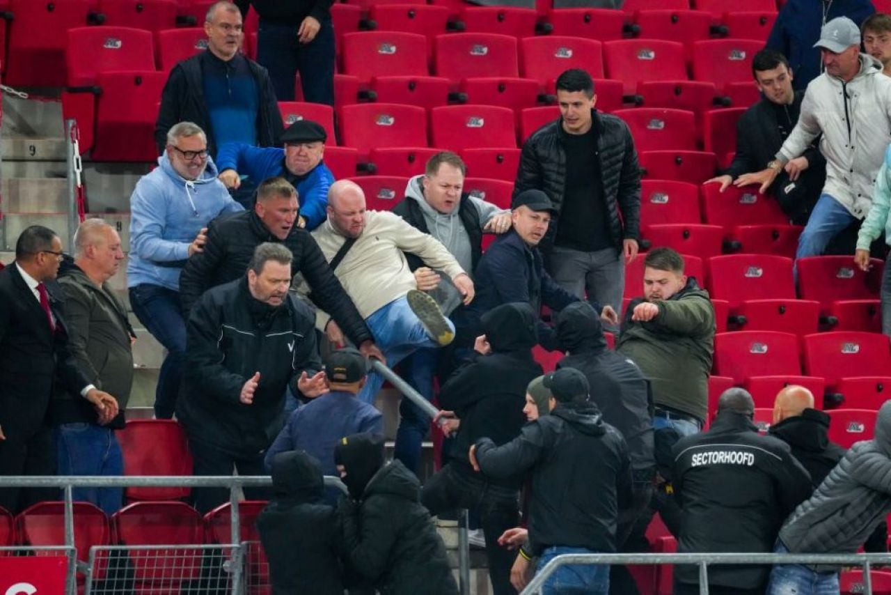 Suporterul lui West Ham care s-a luptat cu fanii lui AZ, recompensat de club: