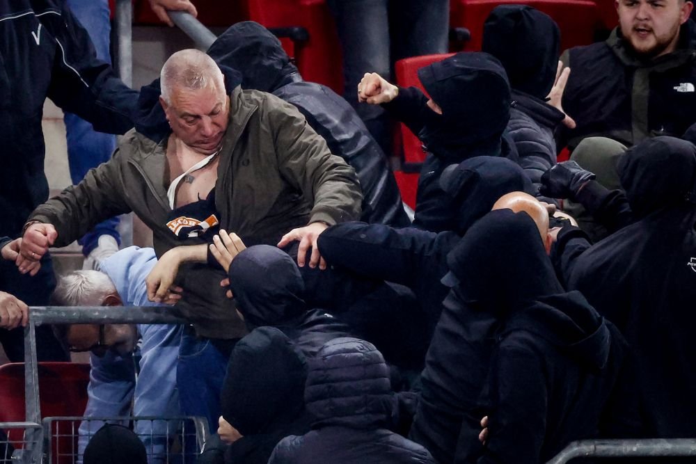 Suporterul lui West Ham care s-a luptat cu fanii lui AZ, recompensat de club: 