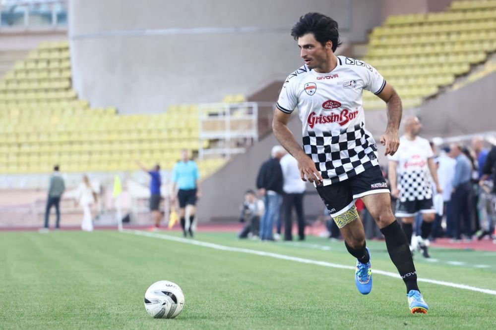 Emoții pentru Ferarri! Carlos Sainz s-a accidentat la un meci caritabil de fotbal chiar înaintea Grad Prix-ului de la Monaco _5