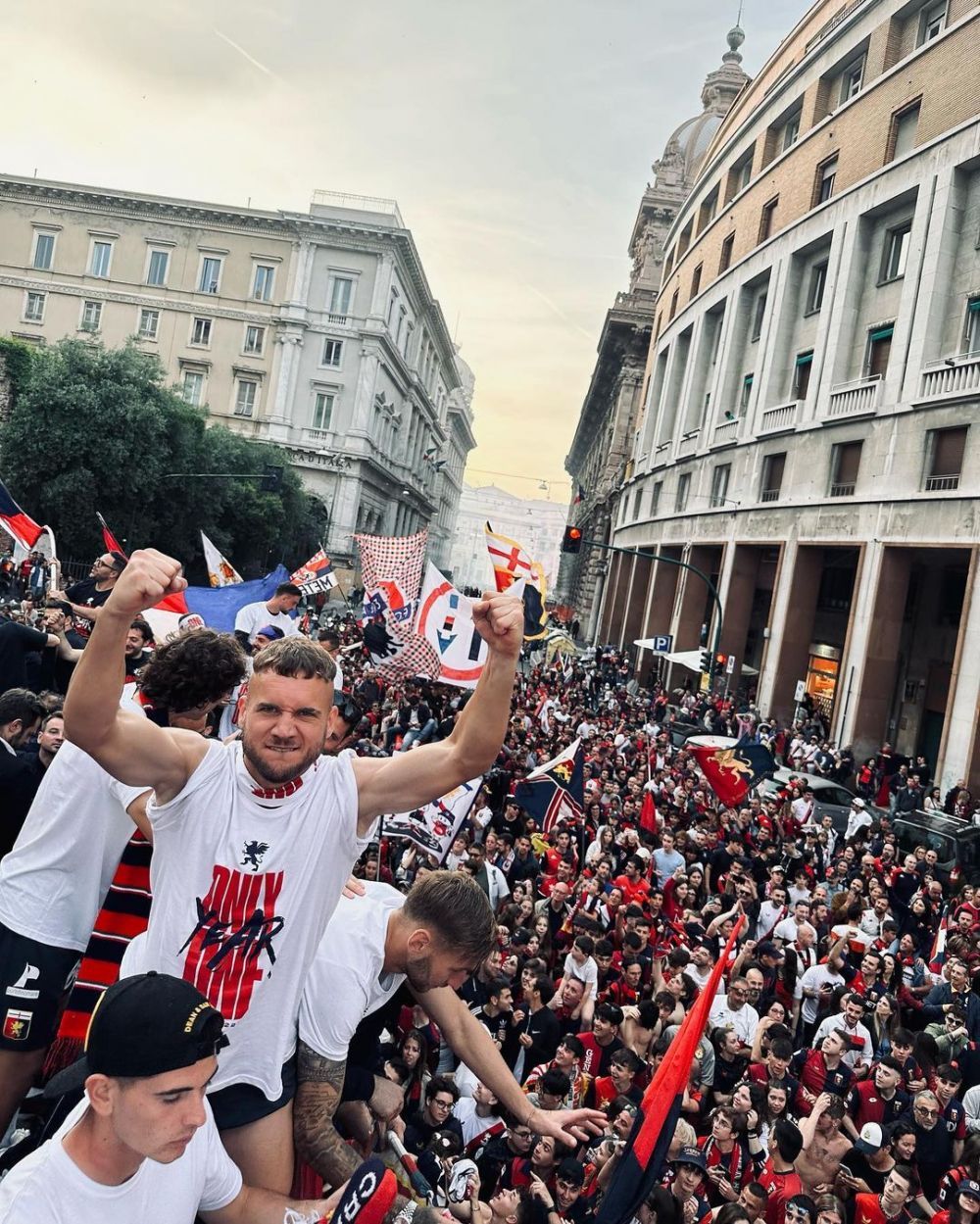 „De ce să mă întorc?” George Pușcaș exclude o revenire în România după ce a promovat cu Genoa în Serie A _6