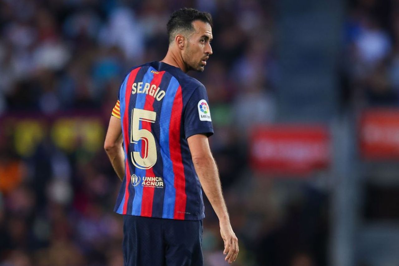 Înlocuitor surpriză pentru Sergio Busquets! FC Barcelona se luptă cu Manchester United și AC Milan pentru semnătura lui_2