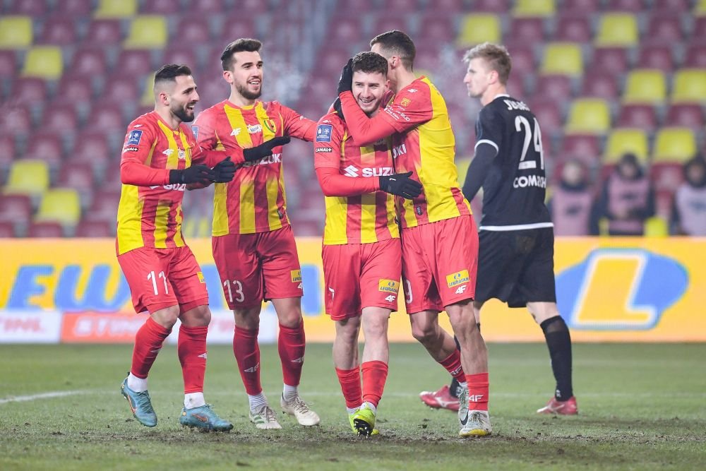Marius Briceag da, Ronaldo Deaconu ba! Cel mai bun fotbalist al lui Korona Kielce, din nou lăsat în afara lotului naționalei_4