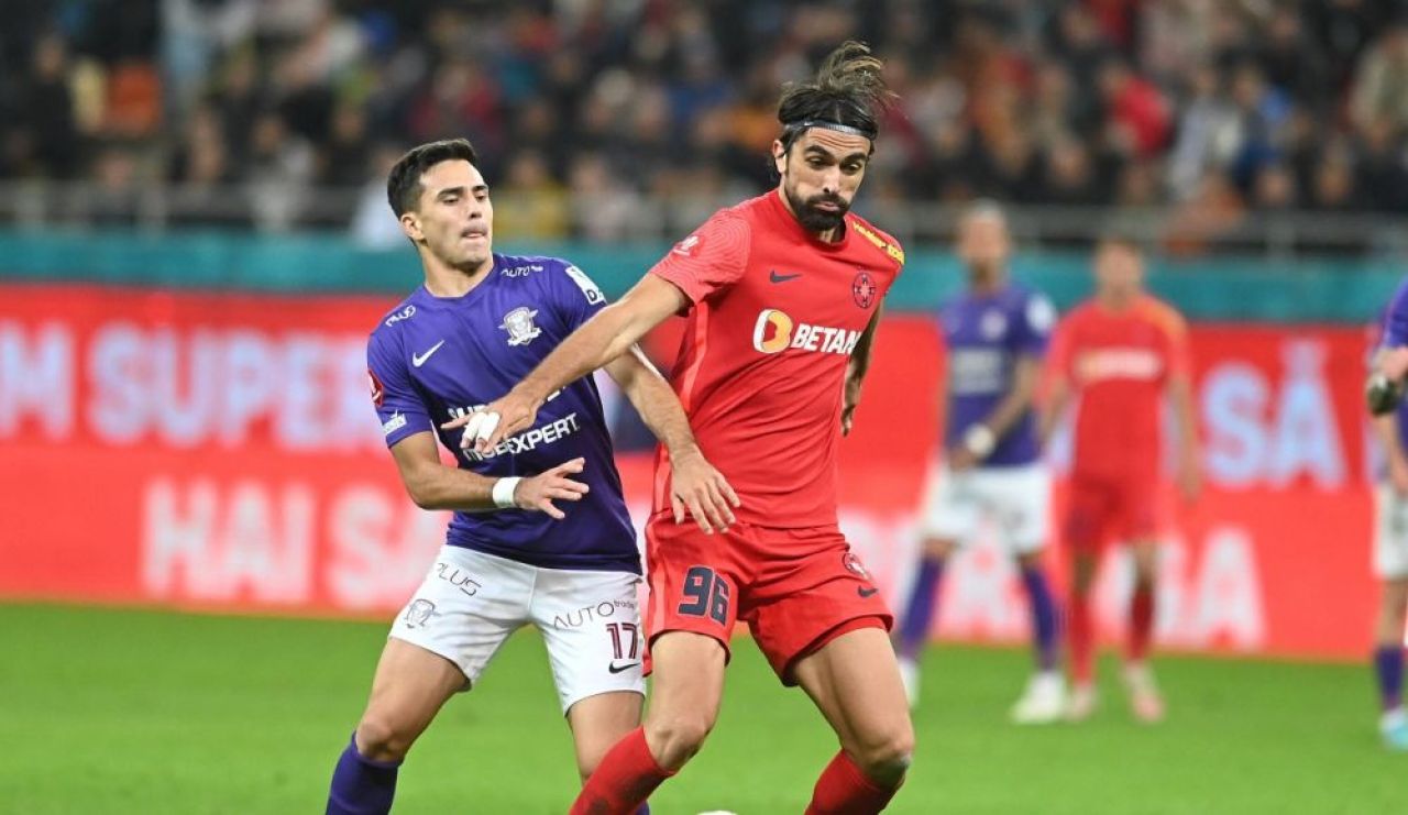 FCSB - Rapid 1-5! Au vrut să-i dea șah „Regelui”, dar și-au luat mat de la Rapid. „Roș-albaștrii” încheie sezonul în genunchi_1