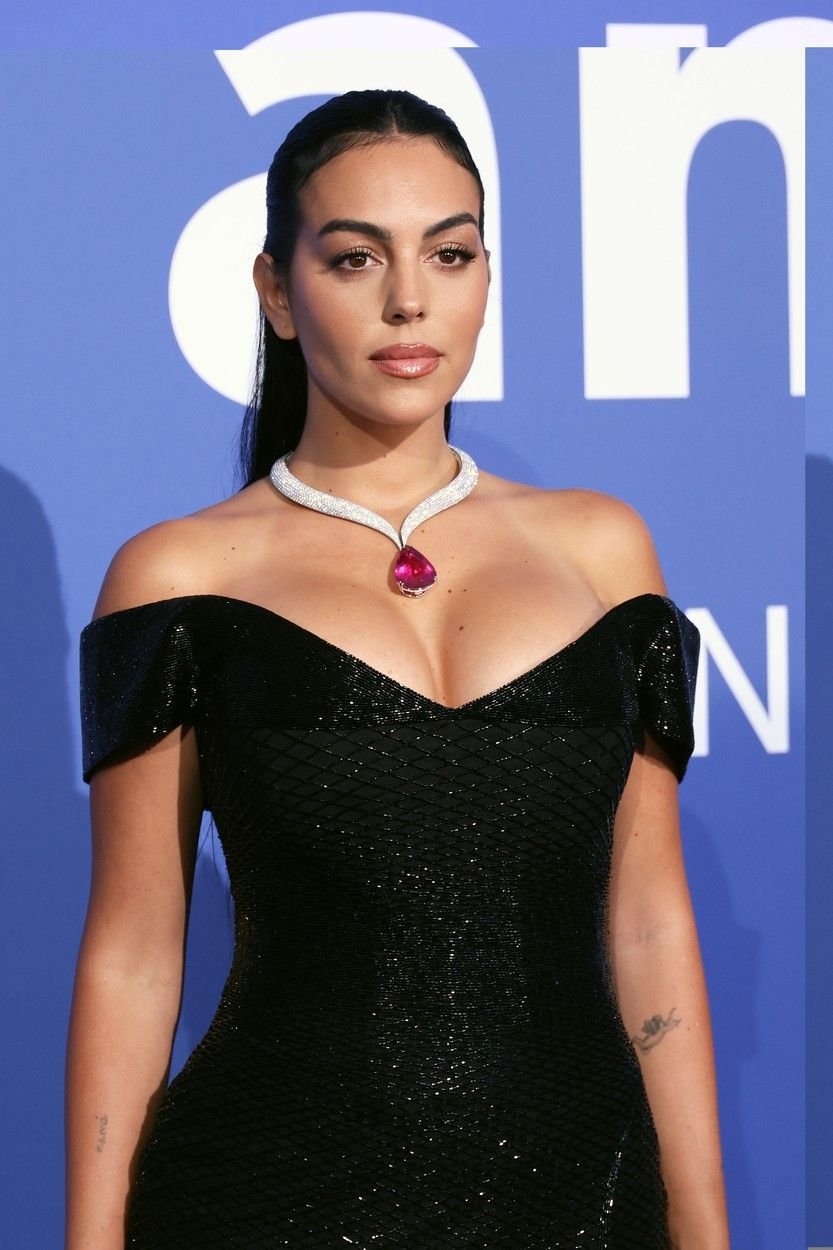 Colierul de peste un milion de euro, purtat de Georgina Rodriguez! Partenera lui Cristiano Ronaldo a apărut așa la eveniment_13
