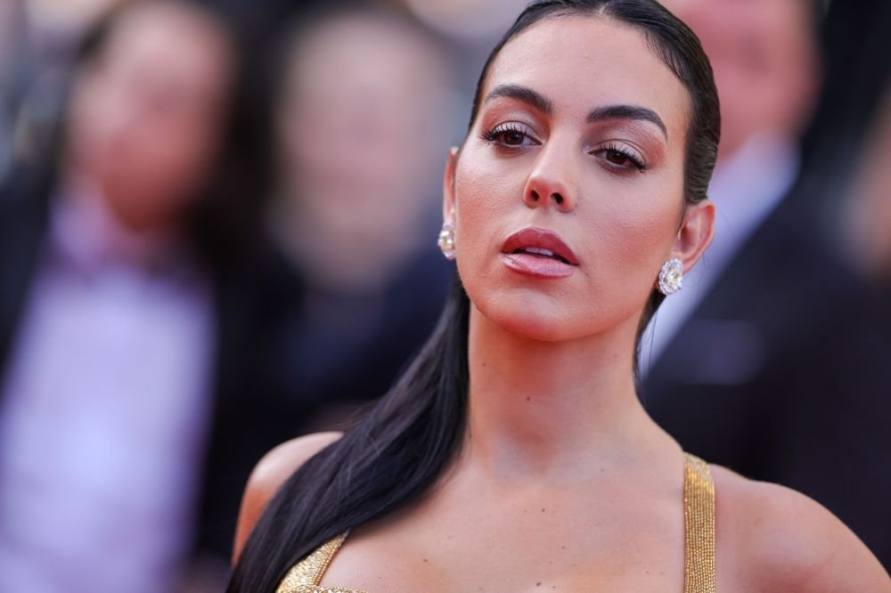 Colierul de peste un milion de euro, purtat de Georgina Rodriguez! Partenera lui Cristiano Ronaldo a apărut așa la eveniment_24