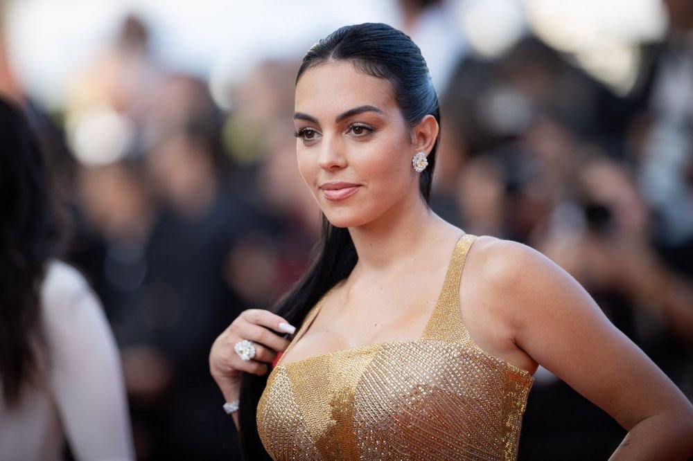 Colierul de peste un milion de euro, purtat de Georgina Rodriguez! Partenera lui Cristiano Ronaldo a apărut așa la eveniment_26