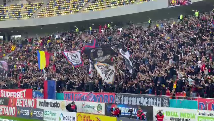 Atmosferă nebună la FCSB - Rapid! Galeria giuleștenilor i-a ironizat pe „roș-albaștri” cu o coregrafie inedită_2