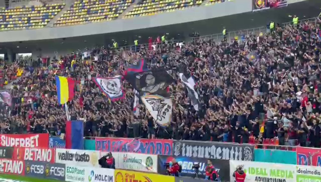 Atmosferă nebună la FCSB - Rapid! Galeria giuleștenilor i-a ironizat pe „roș-albaștri” cu o coregrafie inedită_2