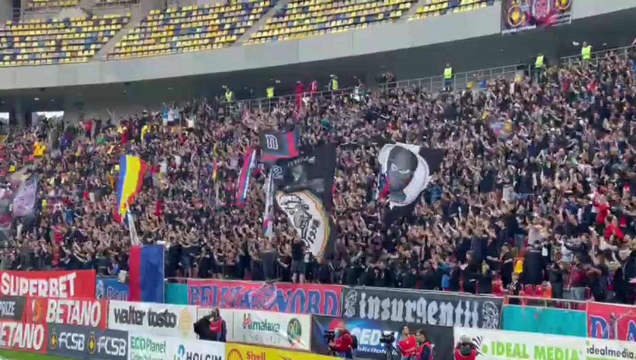 Atmosferă nebună la FCSB - Rapid! Galeria giuleștenilor i-a ironizat pe „roș-albaștri” cu o coregrafie inedită_11
