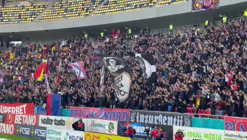 Atmosferă nebună la FCSB - Rapid! Galeria giuleștenilor i-a ironizat pe „roș-albaștri” cu o coregrafie inedită_18