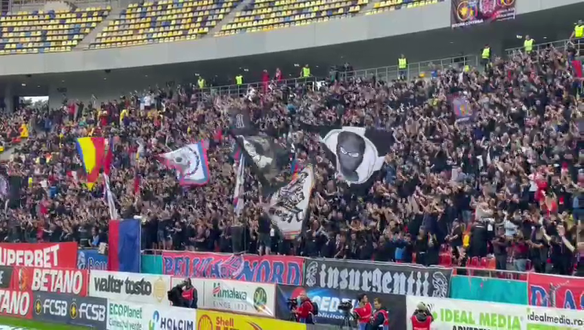 Atmosferă nebună la FCSB - Rapid! Galeria giuleștenilor i-a ironizat pe „roș-albaștri” cu o coregrafie inedită_19