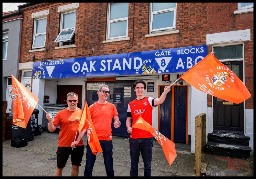 În stadionul nou-promovatei Luton Town se intră ca în bar: cu câte milioane îl vor moderniza pentru Premier League_3