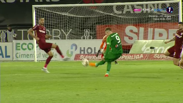 Mamma-mia, Louis! Munteanu a țintit vinclul porții și a înscris un gol de generic în CFR - Farul_3