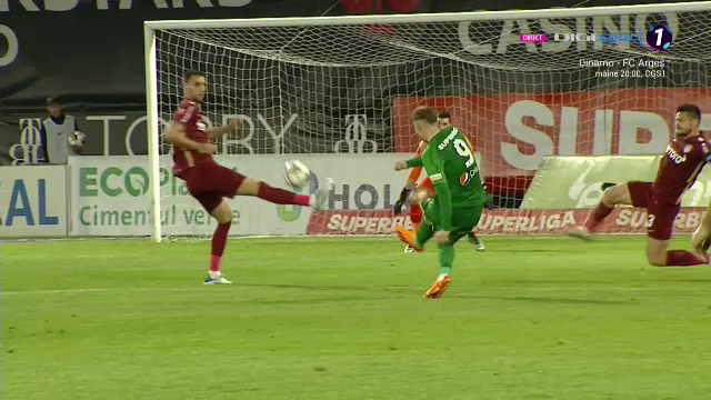 Mamma-mia, Louis! Munteanu a țintit vinclul porții și a înscris un gol de generic în CFR - Farul_4