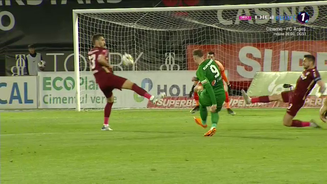 Mamma-mia, Louis! Munteanu a țintit vinclul porții și a înscris un gol de generic în CFR - Farul_5