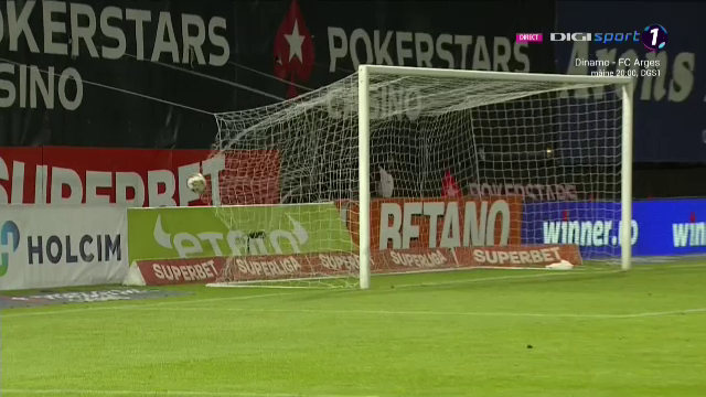 Mamma-mia, Louis! Munteanu a țintit vinclul porții și a înscris un gol de generic în CFR - Farul_30