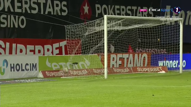 Mamma-mia, Louis! Munteanu a țintit vinclul porții și a înscris un gol de generic în CFR - Farul_32