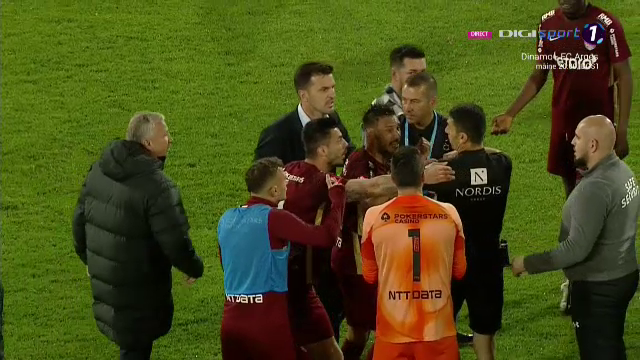 Ireal! Dan Petrescu i-a certat pe jucătorii Farului! Tehnicianul, la un pas de bătaie cu Burcă. Clinci verbal cu Zoltan Iasko_5
