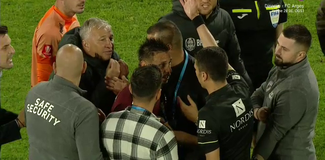 Ireal! Dan Petrescu i-a certat pe jucătorii Farului! Tehnicianul, la un pas de bătaie cu Burcă. Clinci verbal cu Zoltan Iasko_14
