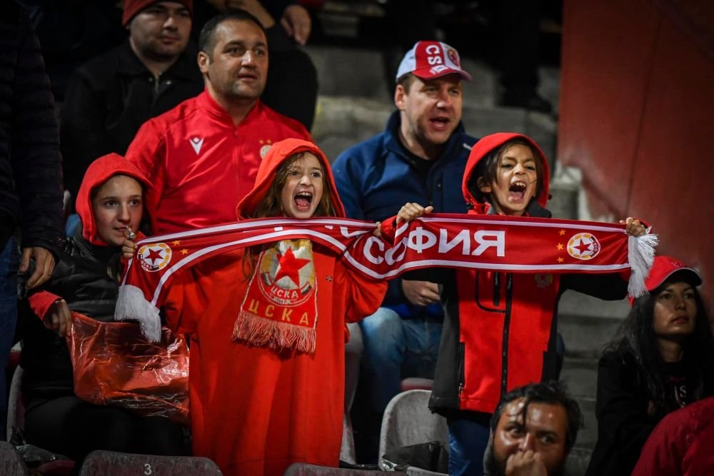 Țara vecină, aproape de o nouă campioană și un final de hegemonie! E ca și cum Steaua ar oferi titlul FCSB-ului_4