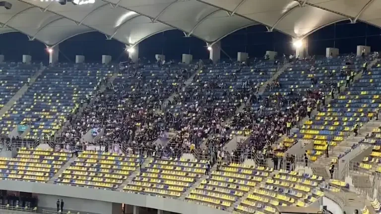 Dinamo - FC Argeș | Ce au făcut fanii piteșteni &icirc;n min.65