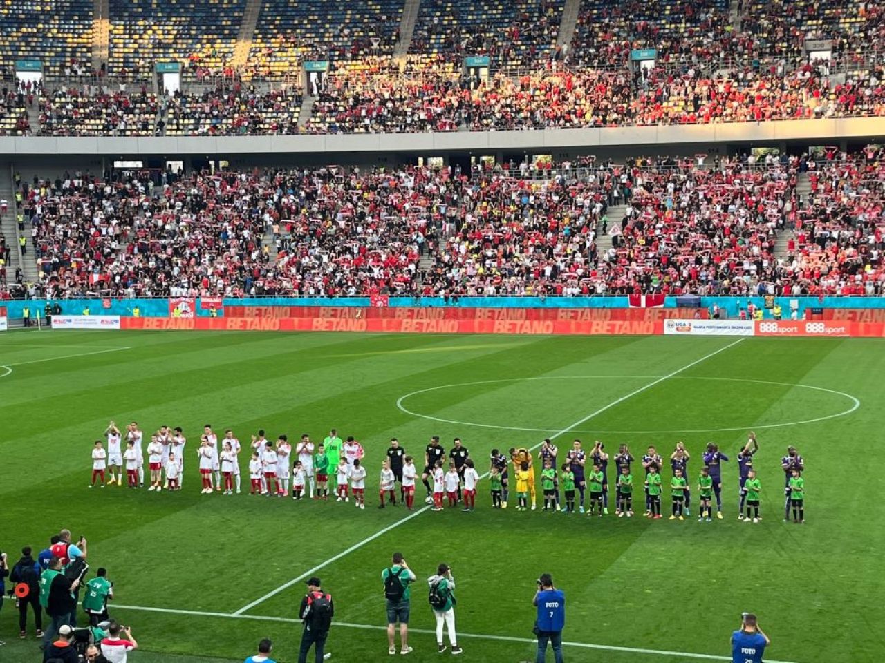 Umilință. Ce au făcut fanii lui FC Argeș în minutul 65 al meciului cu Dinamo_5