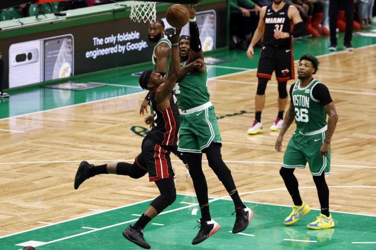 Sfârșitul sezonului din NBA se apropie! Cine sunt cele două echipe de baschet calificate în finală_1